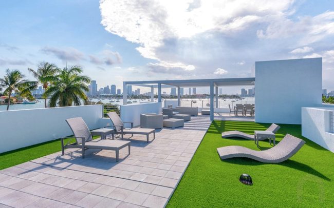 Ultra-Modern luxury waterfront vacation rental home with pool and boat dock in Miami - Villa Manuela - Nomade Villa Collection