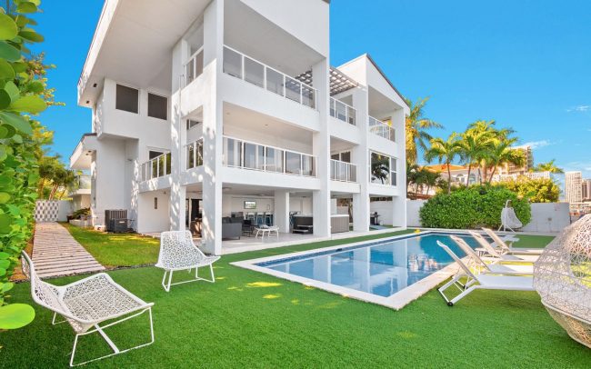 Villa Placida luxury waterfront villa rental in Miami | Nomade Villa Collection
